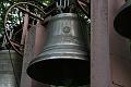 Glocke, die dem heiligen Franz von Sales geweiht ist. Wallfahrtskirche Notre Dame de Haut, Ronchamp, Frankreich